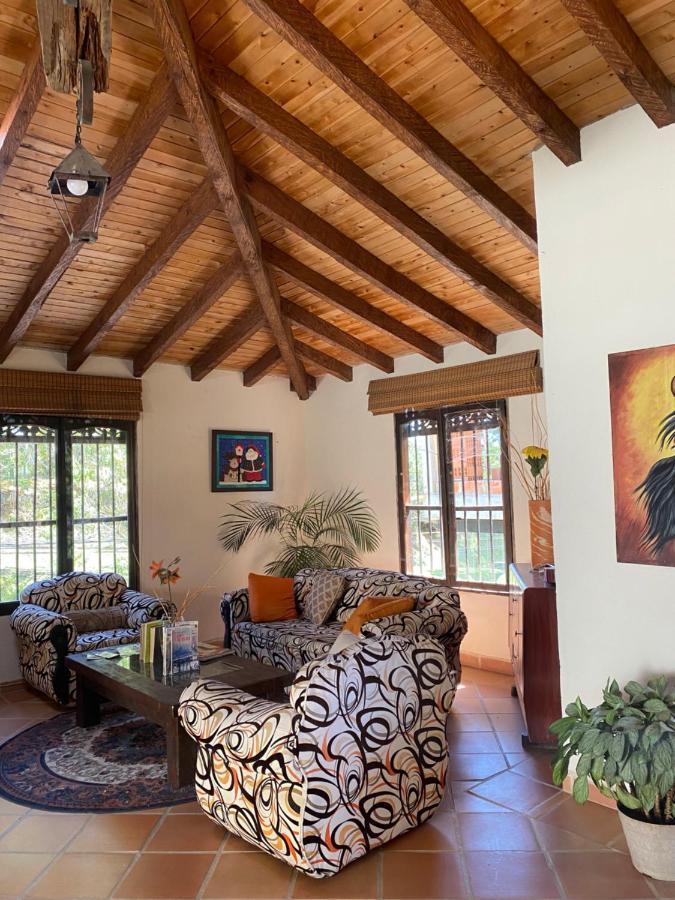 Oak Tree House Guest House Guatapé Exterior foto
