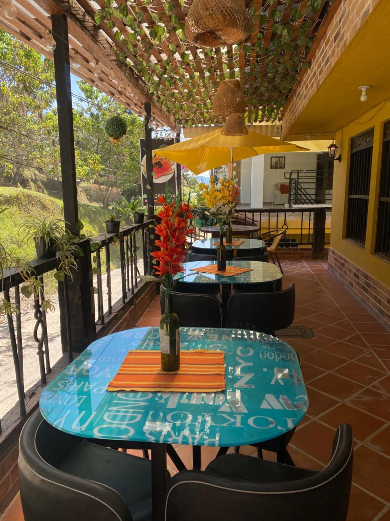 Oak Tree House Guest House Guatapé Exterior foto